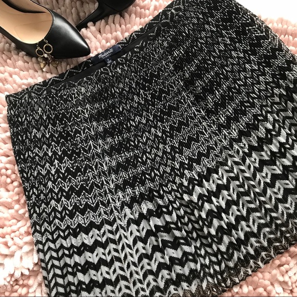 Madewell Dresses & Skirts - Madewell Pleated Ombré Chevron Mini Skirt Size 8